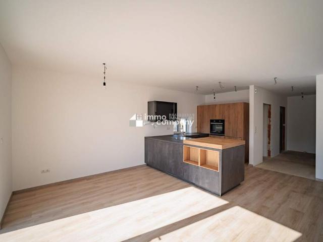 Moderne Doppelhaushälfte mit Garten und Wärmepumpe Top 1