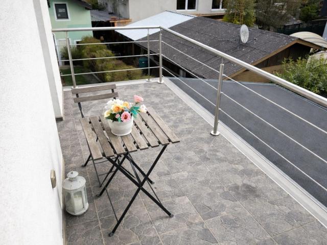 Moderne Doppelhaushälfte mit Pool in Ruhiger Lage Nahe Wien