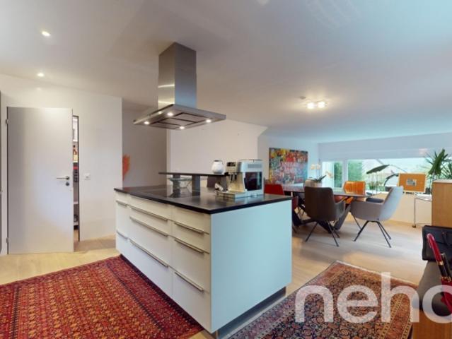 Moderne Doppelhaushälfte mit Top Anbindung an Zürich und Basel
