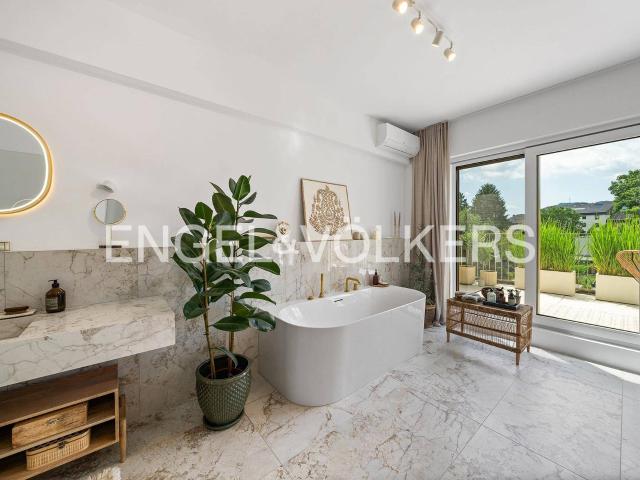 Moderne Doppelhaushälfte mit 16m Pool, Sauna und großzügigem Raumkonzept