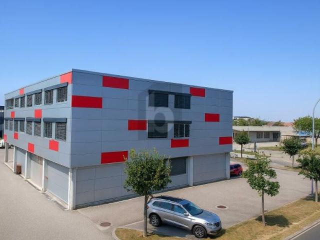 MODERNE ET LUMINEUX AUX AVOUILLONS