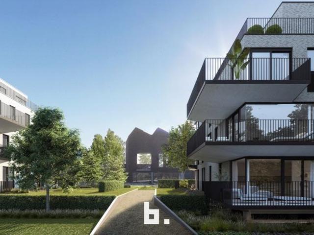 Moderne energiezuinige wooneenheden aan het water