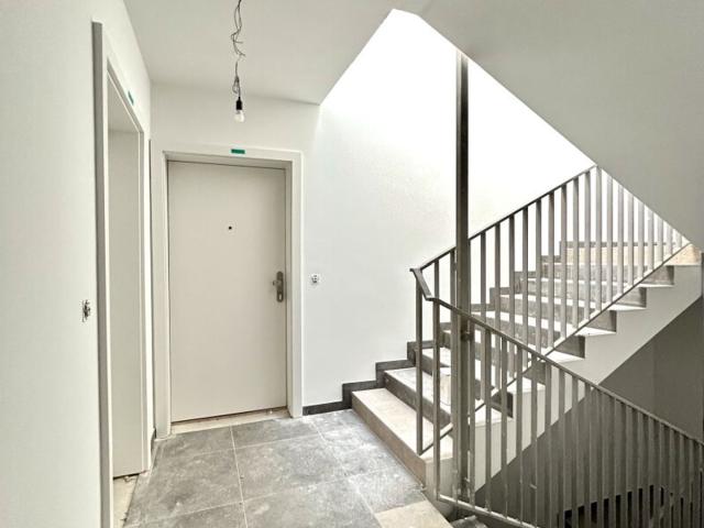 Moderne Erstbezug Wohnung mit Balkon in Mannswörth Perfekt für Singles oder Paare!