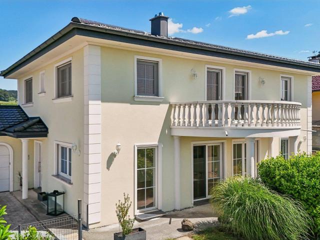 MODERNE FAMILIEN VILLA MIT DOPPELGARAGE IN MICHAELBEUERN