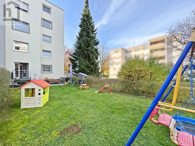 Moderne, freiwerdende 3,5 Zimmer Wohnung mit großem Garten in und 2 Stellplätzen in KN Dettingen