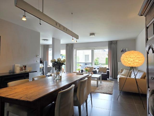 Moderne gezinswoning met 3 SLK, garage en tuin