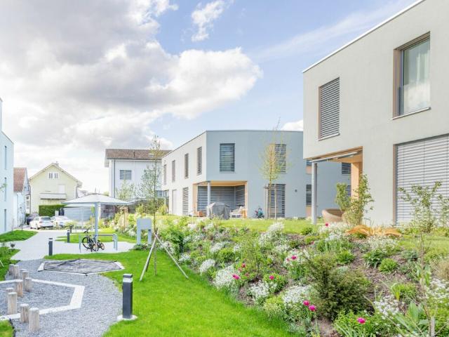 Moderne, grosszügige Neubau Gartenwohnung an zentraler Lage