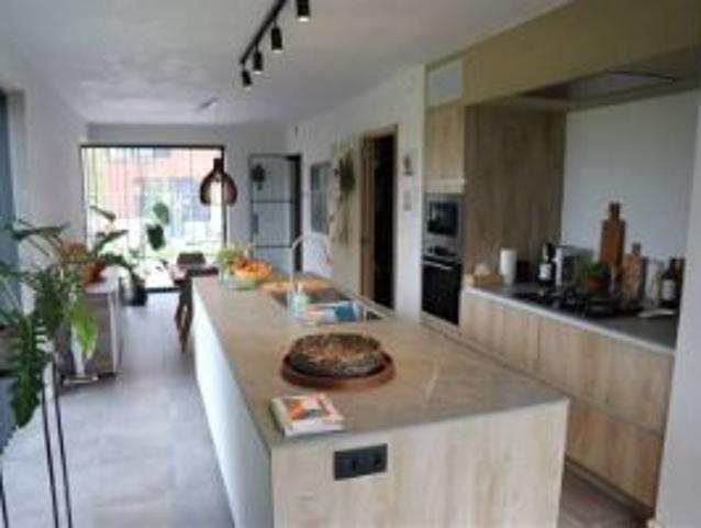 moderne half open bebouwing