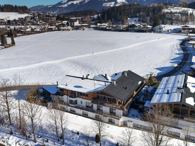 Moderne Haushälfte mit Kaiserblick