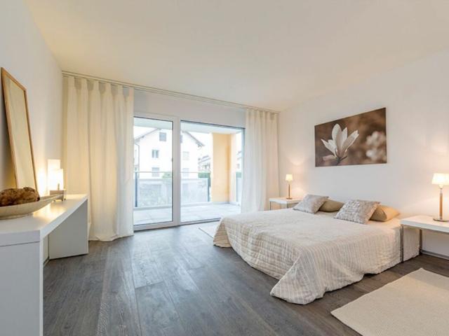 Moderne, helle Wohnung grosse Terrasse mit Abendsonne!