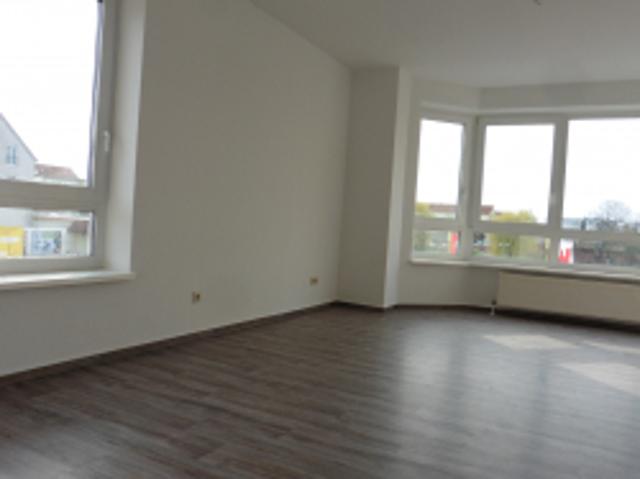 Moderne, helle 2 Zi. Whg. mit großem Glaserker