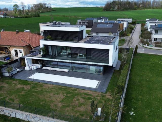 Moderne High Tec Villa mit Gebirgsblick unverbaubar rasch verfügbar !