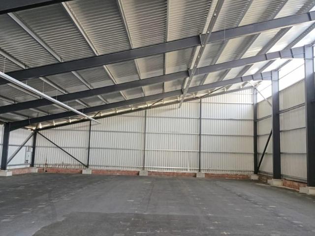 Moderne Kalthalle im Gewerbepark Hunderdorf – Halle 20