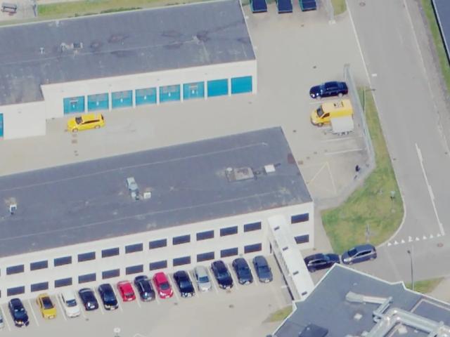 Moderne kontor med storrum, enkelt og møderum. God beliggenhed og parkeringsforhold. Veldrevne enheder på 728m2, 968m2 og 973m2