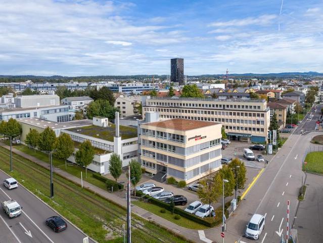 MODERNE LAGER UND LOGISTIKFLÄCHE