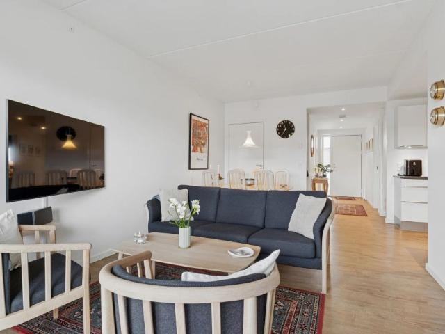 Moderne lejlighed med altan i Nørresundby
