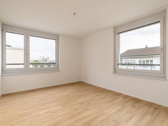Moderne, lichtdurchflutete Wohnung