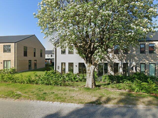 Moderne rækkehus med lys og luft i Gistrup