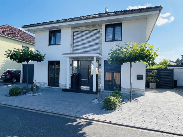 Moderne Stadtvilla mit Design Still in Krefeld Oppum & PROVIONSFREI PRIVATVERKAUF !