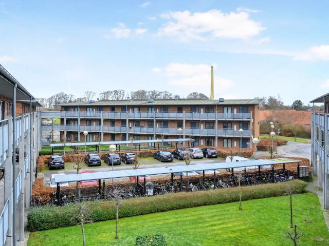 Moderne studiebolig tæt på campus og centrum