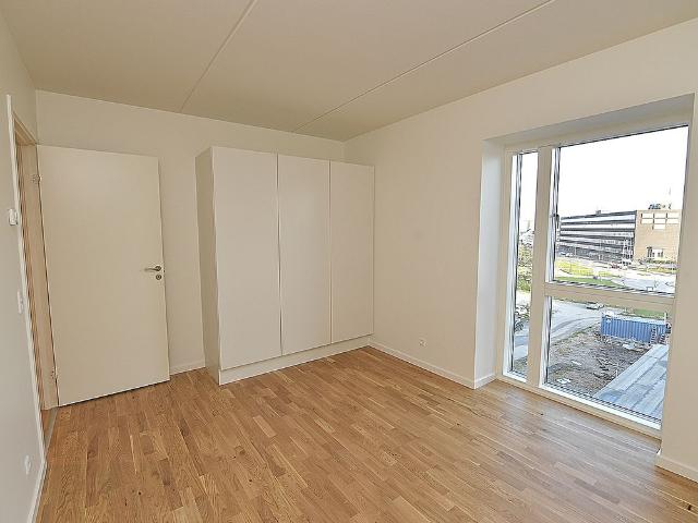 Moderne stuelejlighed med stor terrasse ved Østre Havn