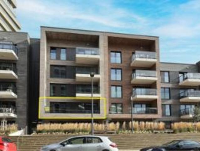 Moderne serviceflat met zijdelings zeezicht te Mariakerke.