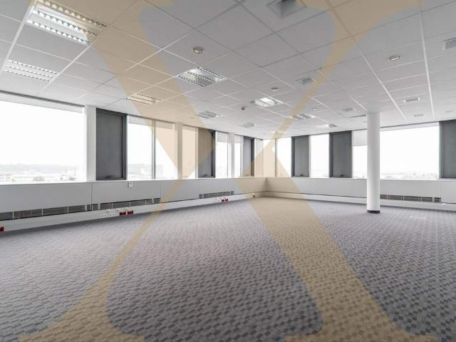 Moderne und klimatisierte Penthouse Bürofläche mit Parkplätzen und top Ausstattung ab sofort in Wels zu verkaufen!