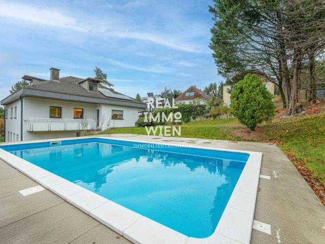 Moderne Villa mit Traumblick am Rande der Stadt.