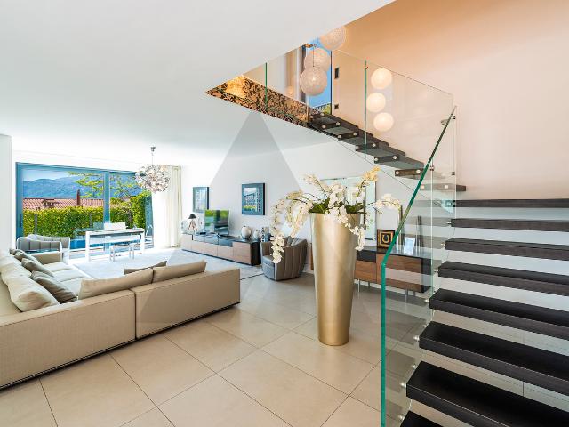 MODERNE VILLA IN DOMINANTER LAGE IN LUGANO
