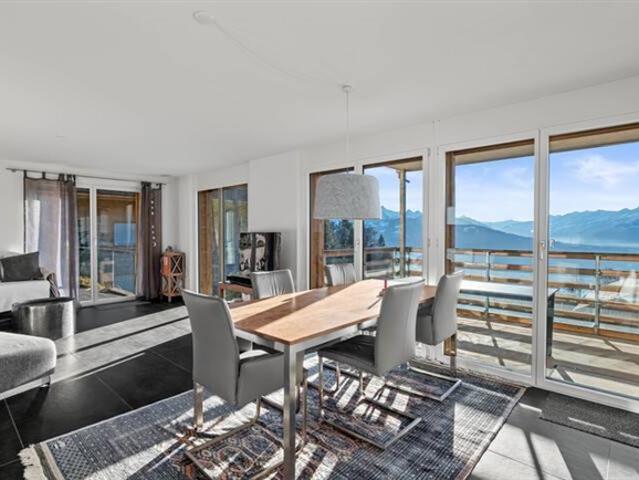 MODERNE WOHNUNG IN BEATENBERG MIT PANORAMAAUSSICHT