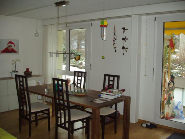 Moderne Wohnung mit Balkon