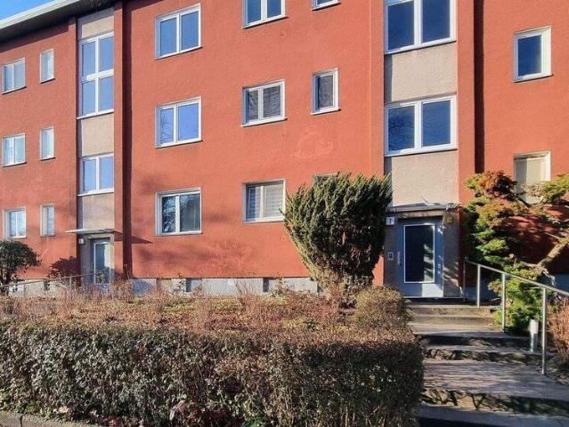 Moderne Wohnung mit Einbauküche, Balkon und Tageslichtbad in Berlin Steglitz