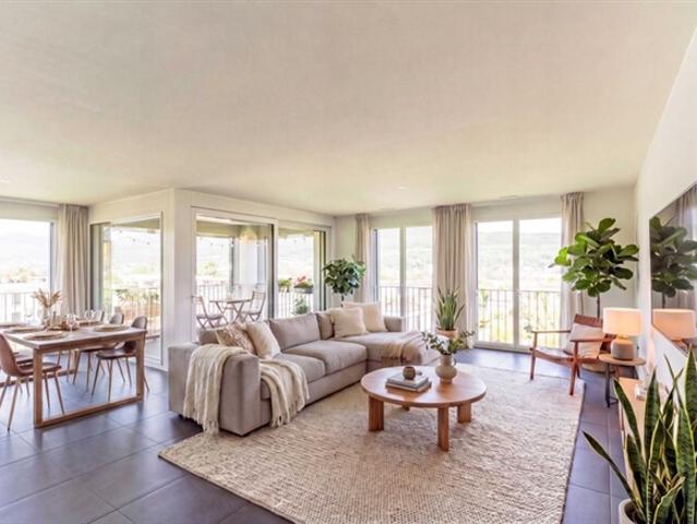 MODERNE WOHNUNG MIT WEITBLICK AM STADTRAND