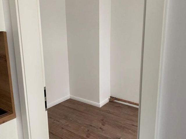 Moderne 1,5 Z Altbauwohnung mit offener Einbauküche