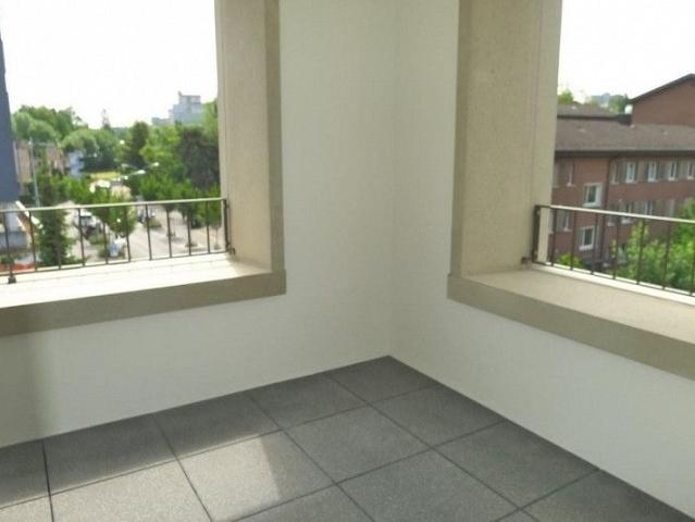 Moderne 2.5 Zimmerwohnung an zentraler Lage