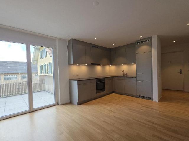 Moderne 2.5 Zimmer Wohnung mit grossem Balkon in Thayngen!