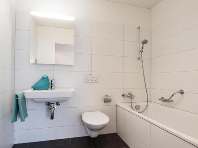 Moderne 2.5 Zimmer Wohnung mit grossem Sitzplatz in Unterentfelden