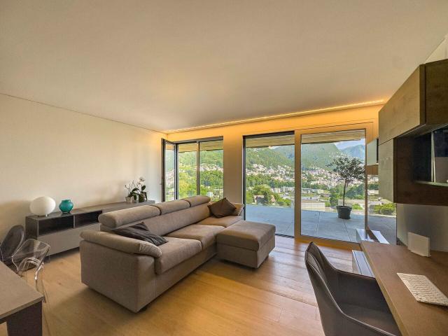 Moderne 2.5 Zimmer Wohnung mit Terrasse in Canobbio