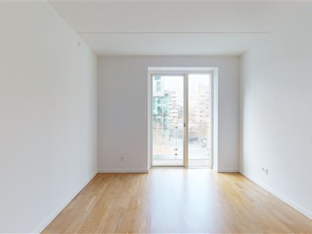 Moderne 2 værelses bolig med altan!, København S, København