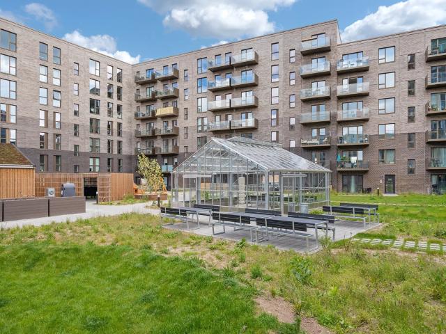 Moderne 2 værelses lejlighed på Grønttorvet, Valby