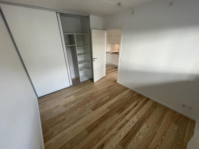 Moderne 2 værelses med altan i centrum