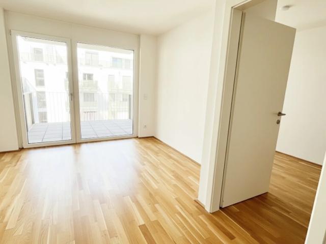 Moderne 2 Zi Wohnung mit Balkon nahe U1
