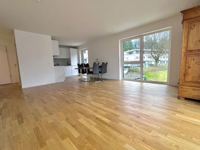 Moderne 2 Zimmer NB Wohnung mit EBK und TG