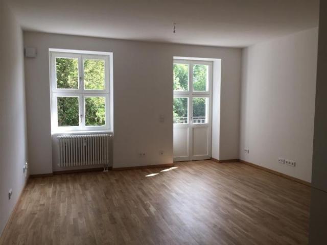 Moderne 2 Zimmer Altbauwohnung nahe Südpark – ruhig, grün und hochwertig ausgestattet