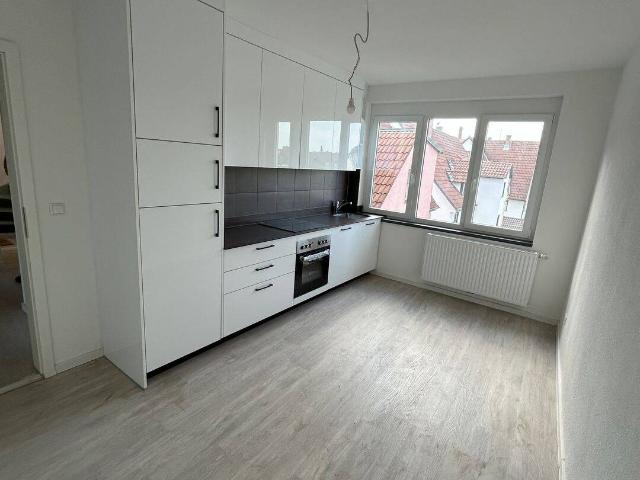 Moderne 2 Zimmer Wohnung mit Einbauküche und Tageslichtbad