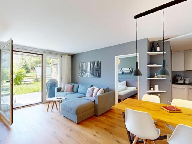 Moderne 2 Zimmer Wohnung mit grossem Sitzplatz