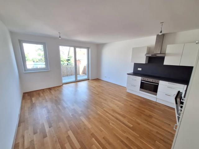 MODERNE 2 ZIMMERWOHNUNG MIT BALKON UND PARKPLATZ