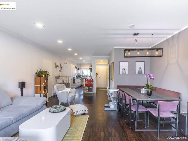 Moderne 3,5 Zi. Wohnung im Herzen von Kirchheim Teck: Lichtdurchflutet, mit Balkon & TG Stellplatz!