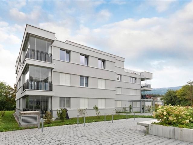 Moderne 3.5 Zimmerwohnung mit Loggia