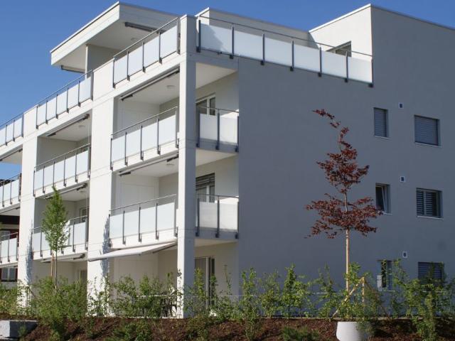 Moderne 3.5 Zimmerwohnung mit schönem Balkon